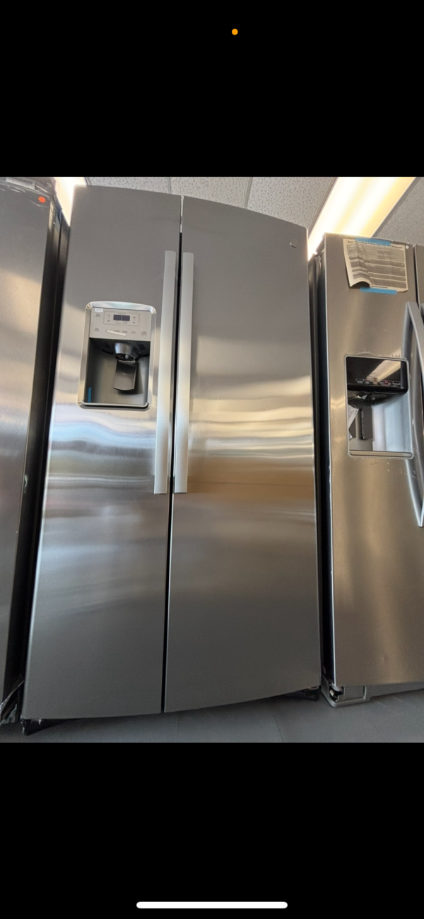 ge® 25.1 cu. ft. fingerprint resistant stainless steel side by side refrigerator with external ice & water dispenser