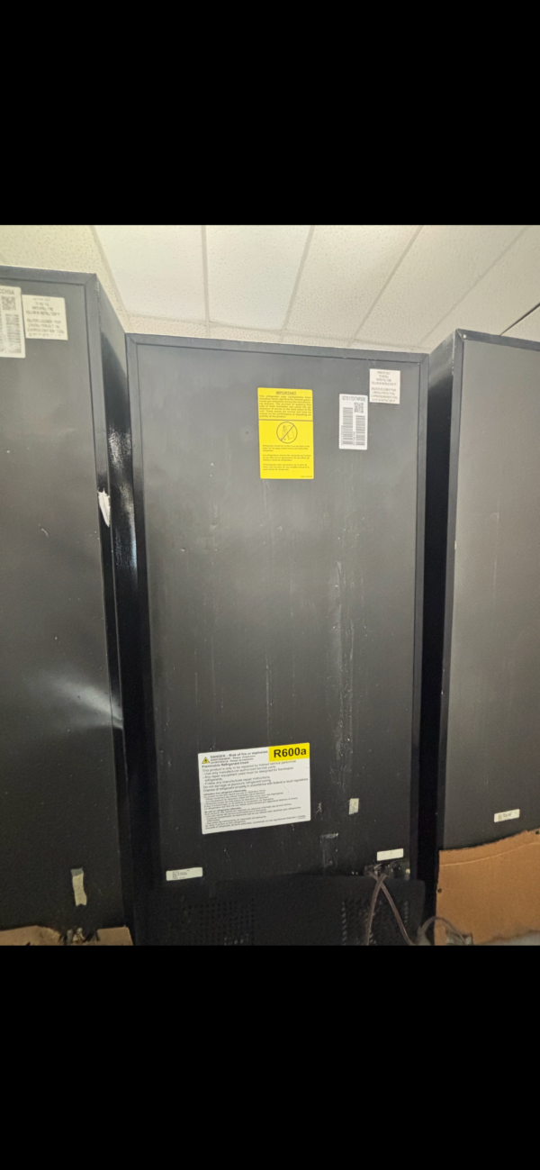 ge® energy star® 16.6 cu. ft. top freezer refrigerator with upfront temperature controls (black)
