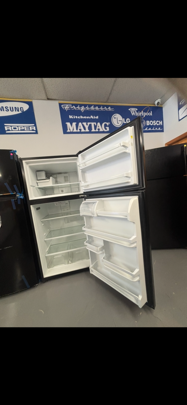 whirlpool® 18 cu. ft. black top freezer refrigerator with flexi slide bin