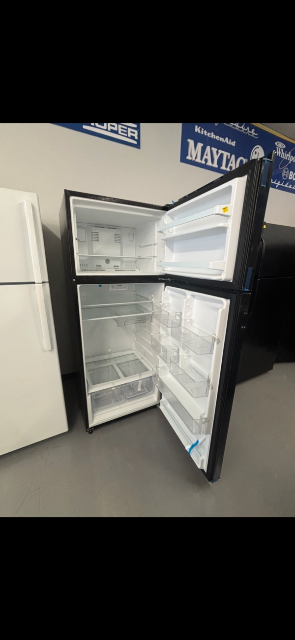 whirlpool® 18 cu. ft. black top freezer refrigerator with flexi slide bin